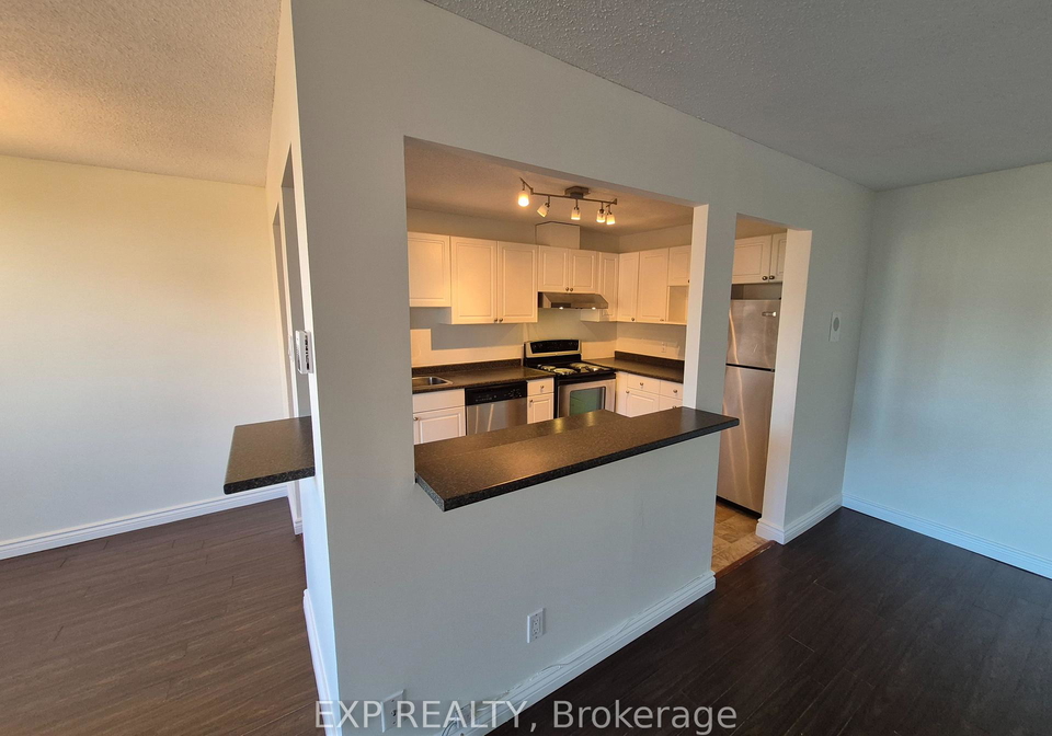 1505-baseline-road-ottawa-ontario-x13246154