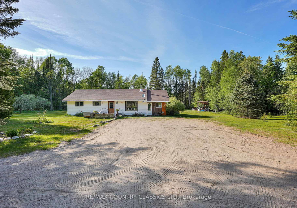 319-east-lake-road-hastings-highlands-ontario-x13246238