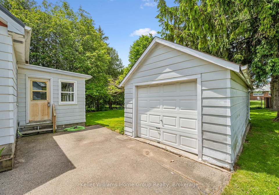 145-e-forfar-street-e-centre-wellington-ontario-x13246458