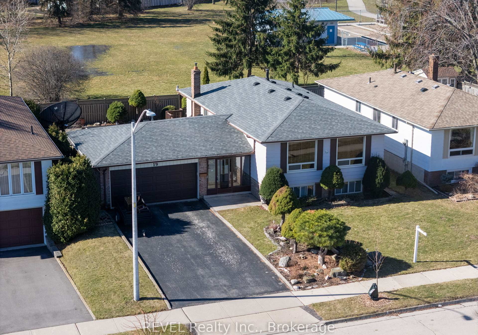 19-lynwood-drive-hamilton-ontario-x13246542