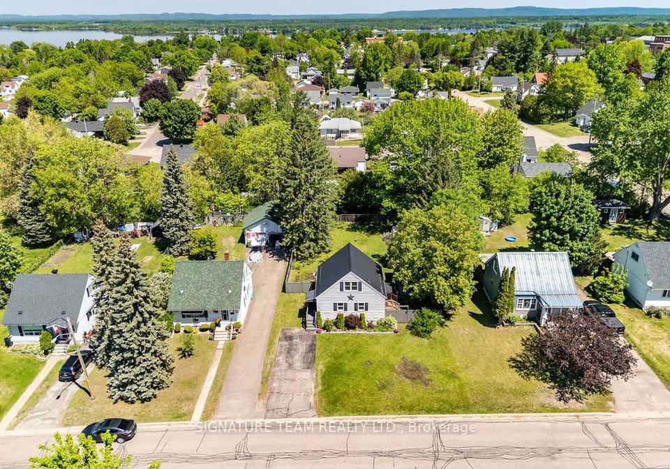 301-chamberlain-street-pembroke-ontario-x13246678