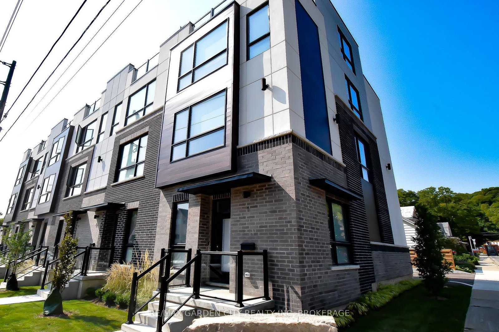 2-brock-street-s-hamilton-ontario-x13247012