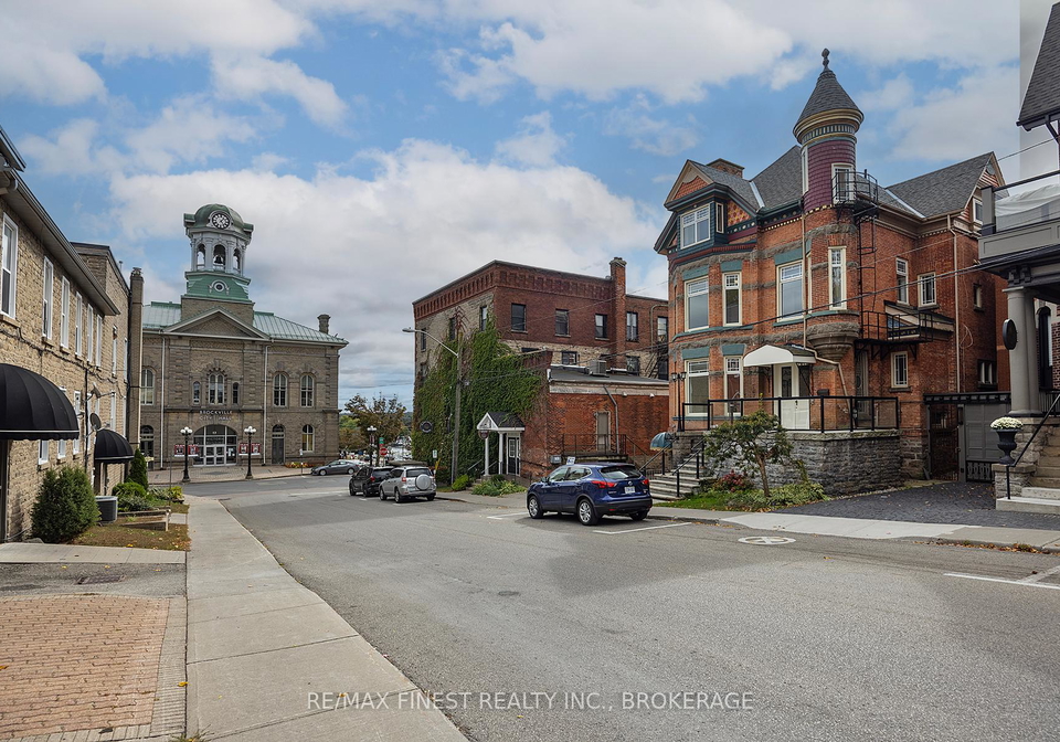 10-victoria-avenue-brockville-ontario-x13247178