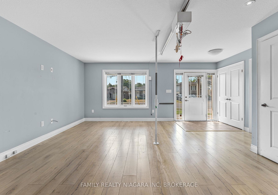2715-portage-road-niagara-falls-ontario-x13247368