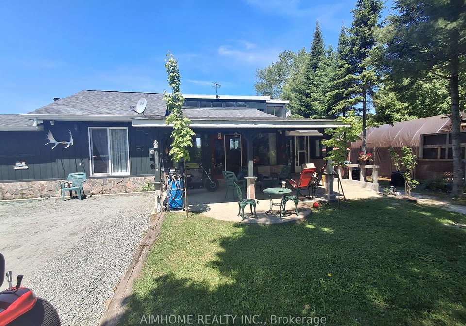 1-genes-court-mckellar-ontario-x13247456