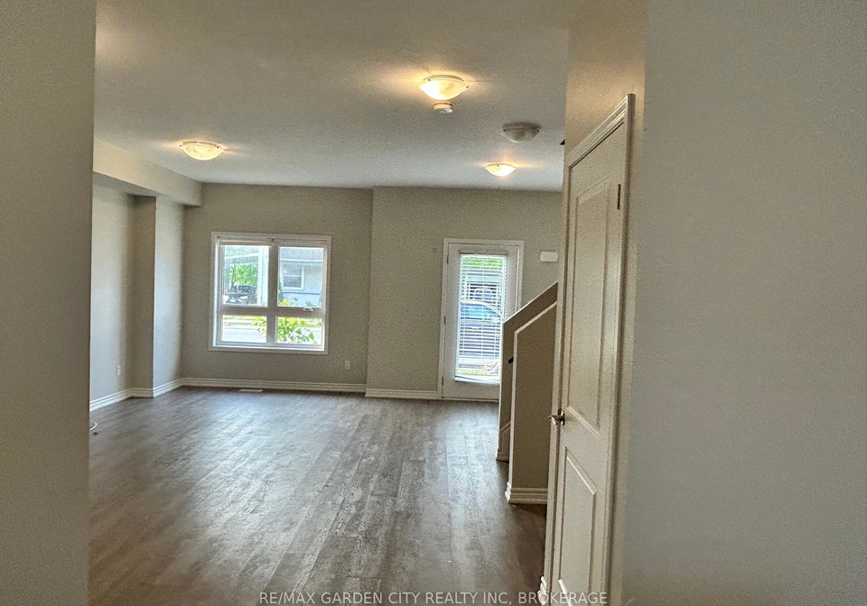 182-broadway-lane-welland-ontario-x13248026