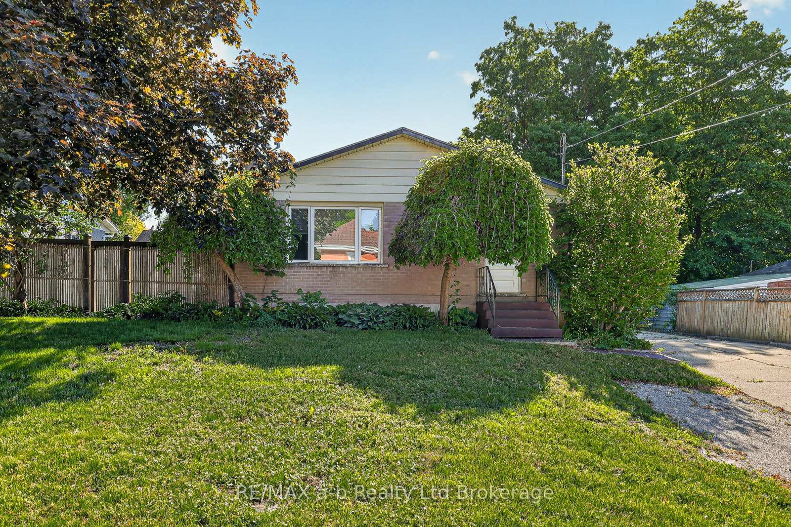 2-victoria-street-norwich-ontario-x13248390