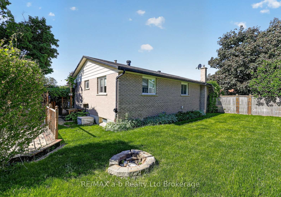 2-victoria-street-norwich-ontario-x13248390