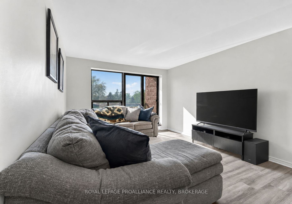 17-eldon-hall-place-kingston-ontario-x13248824