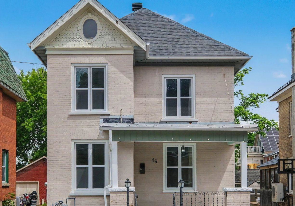 16-glen-avenue-smiths-falls-ontario-x13248918