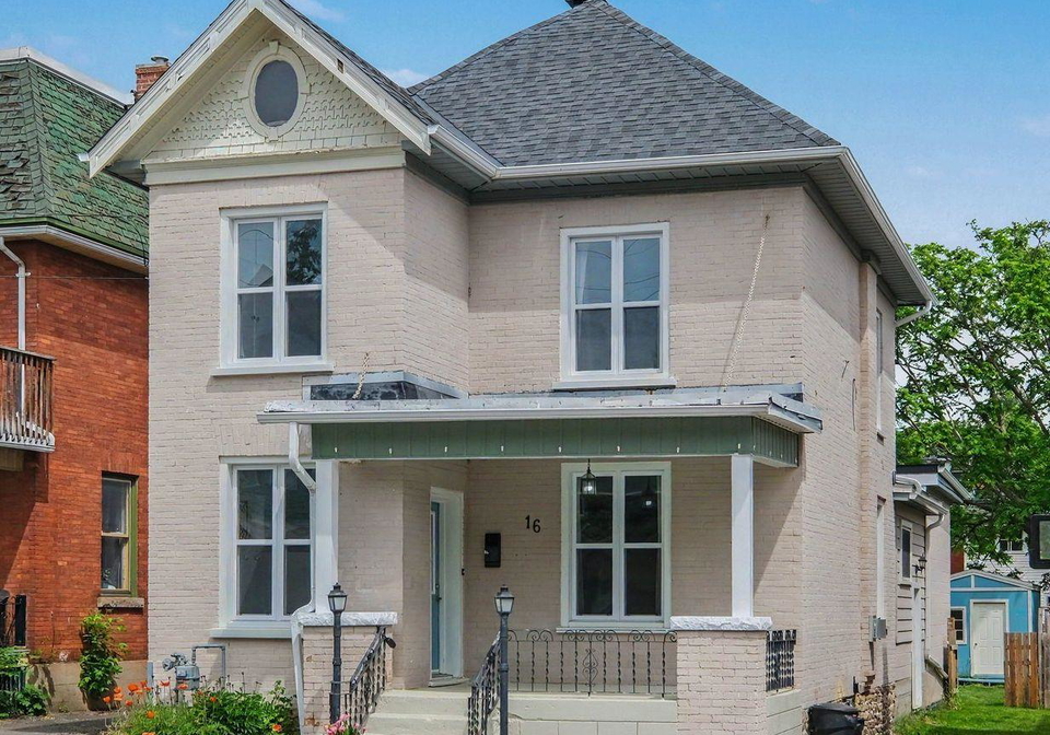 16-glen-avenue-smiths-falls-ontario-x13248918