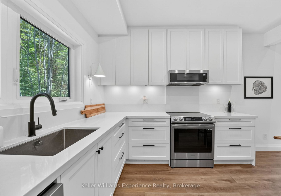 1077-holiday-park-drive-bracebridge-ontario-x13248982