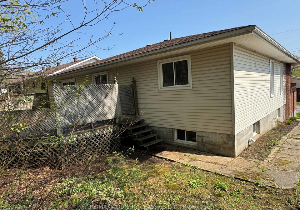 16-maple-street-bancroft-ontario-x13249184
