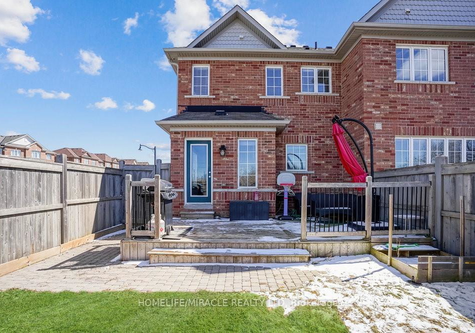 15-mcphail-place-hamilton-ontario-x13249350