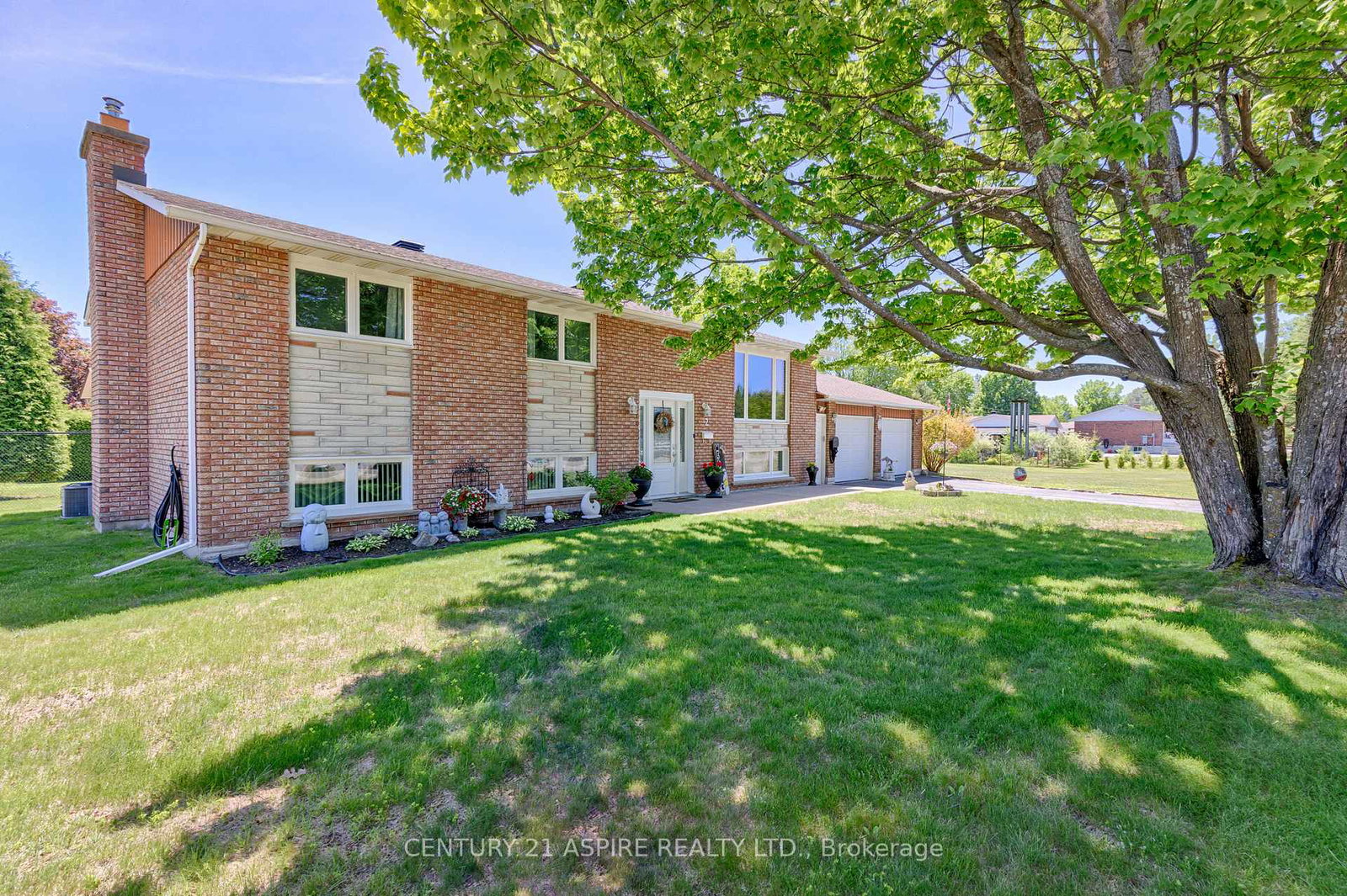 2-doris-street-petawawa-ontario-x13249372