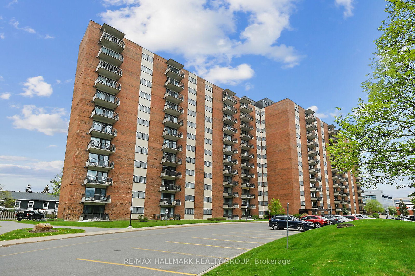1485-baseline-road-ottawa-ontario-x13249484