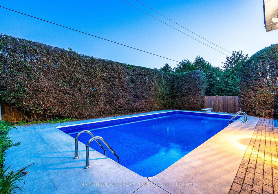 20-coolbrook-crescent-ottawa-ontario-x13249664