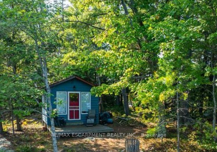 431-healey-lake-water-the-archipelago-ontario-x13249698