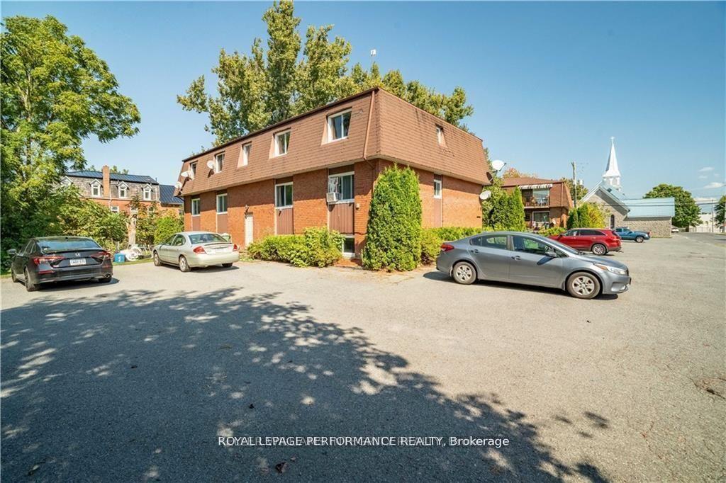 31-church-street-north-dundas-ontario-x13249866