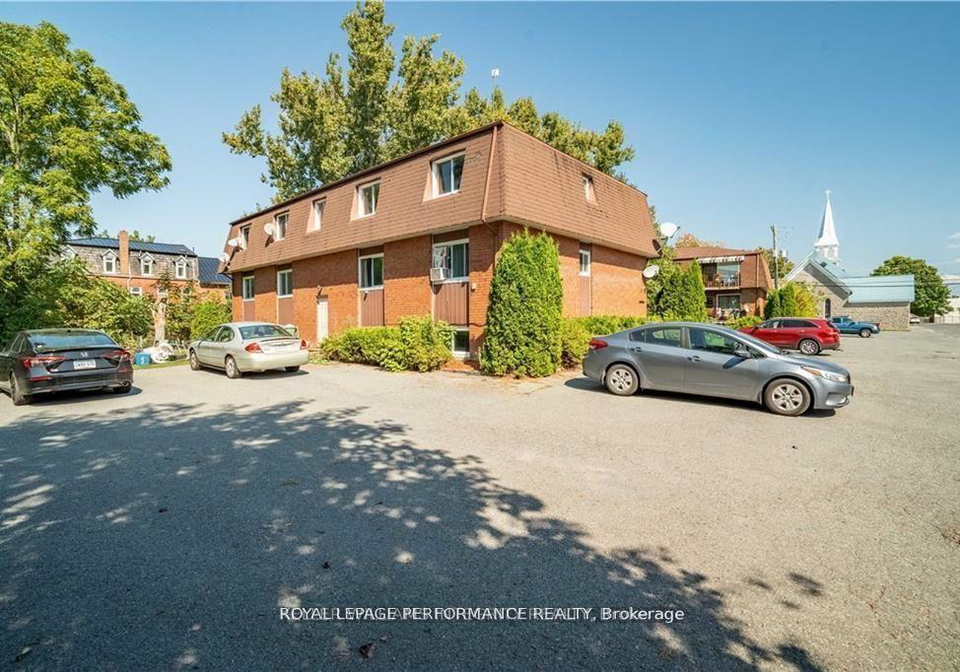 31-church-street-north-dundas-ontario-x13249866