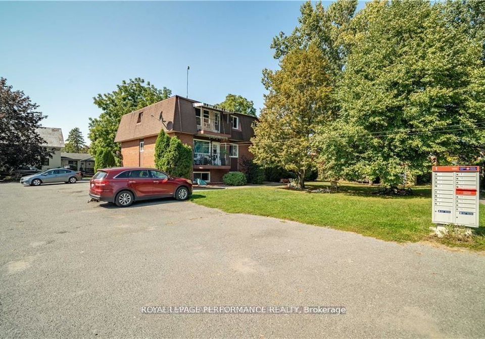 31-church-street-north-dundas-ontario-x13249866