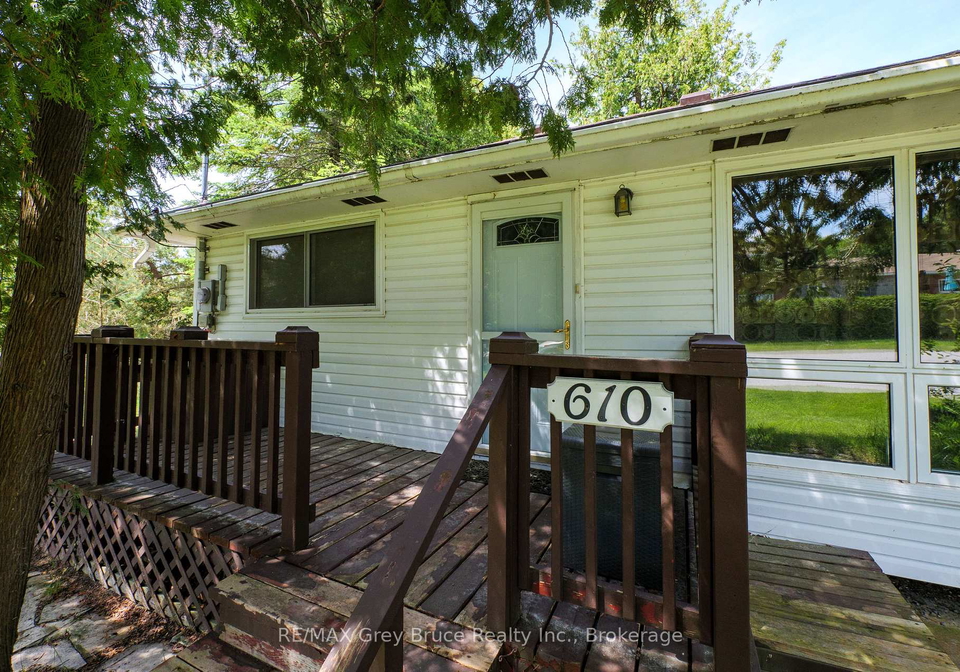 610-second-avenue-s-south-bruce-peninsula-ontario-x13249896