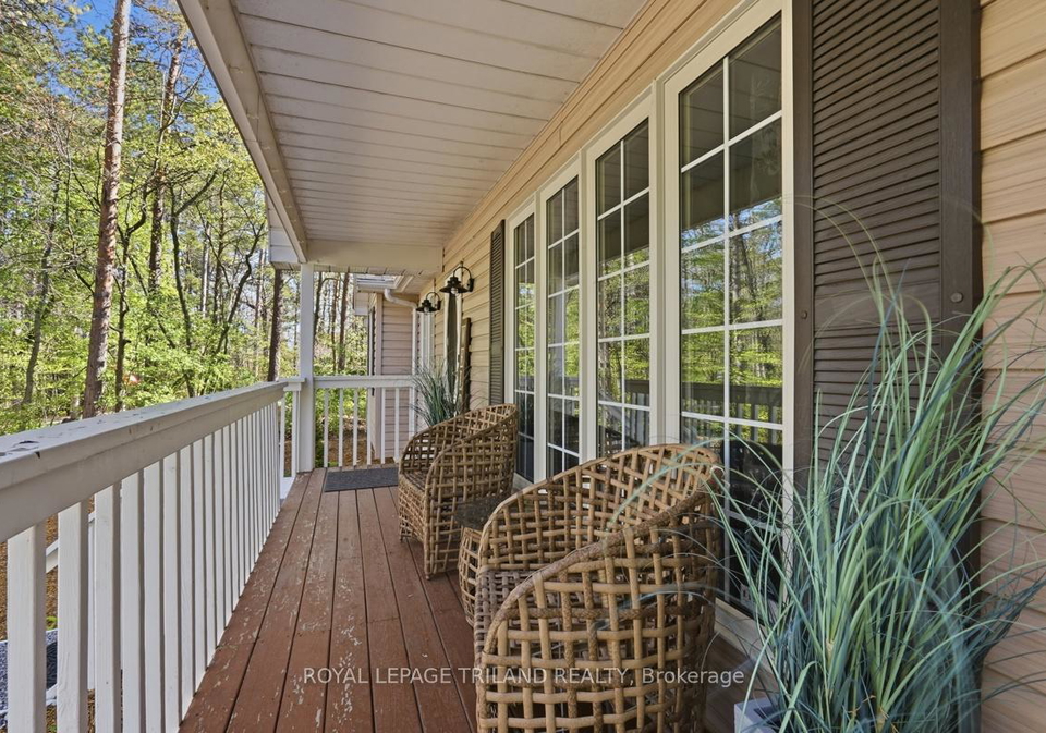9945-riverview-road-lambton-shores-ontario-x13249986