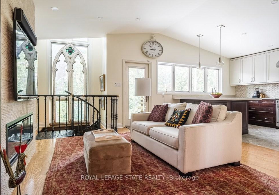12-bond-street-s-hamilton-ontario-x13250070