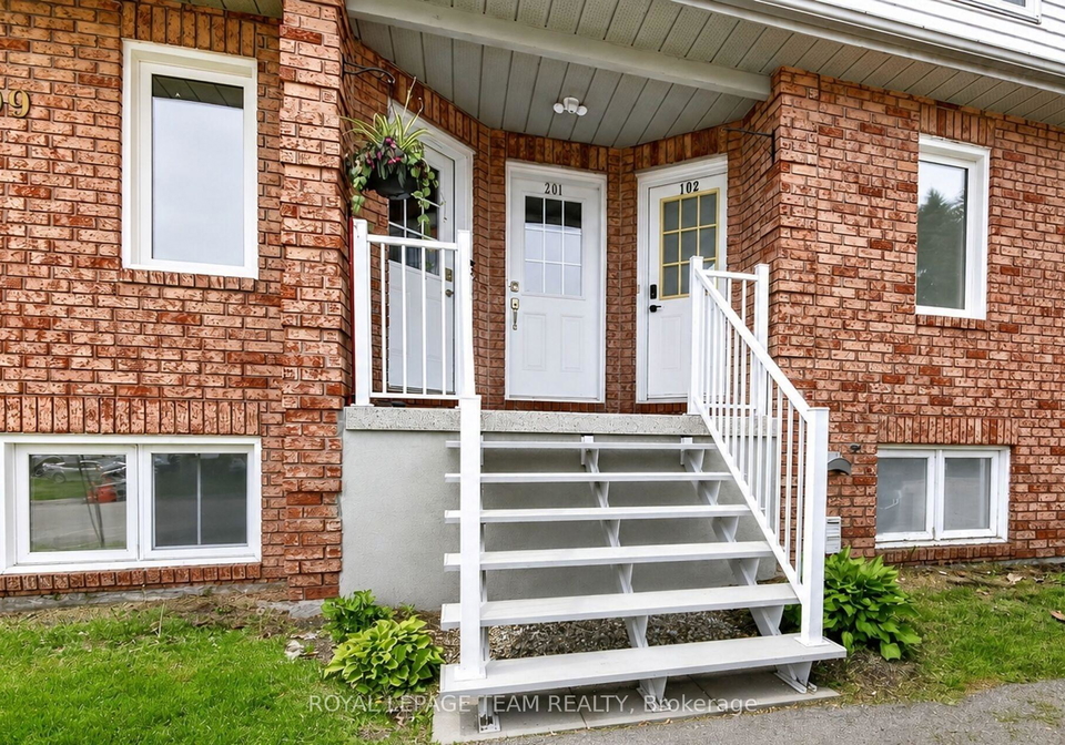 299-castor-street-russell-ontario-x13250268