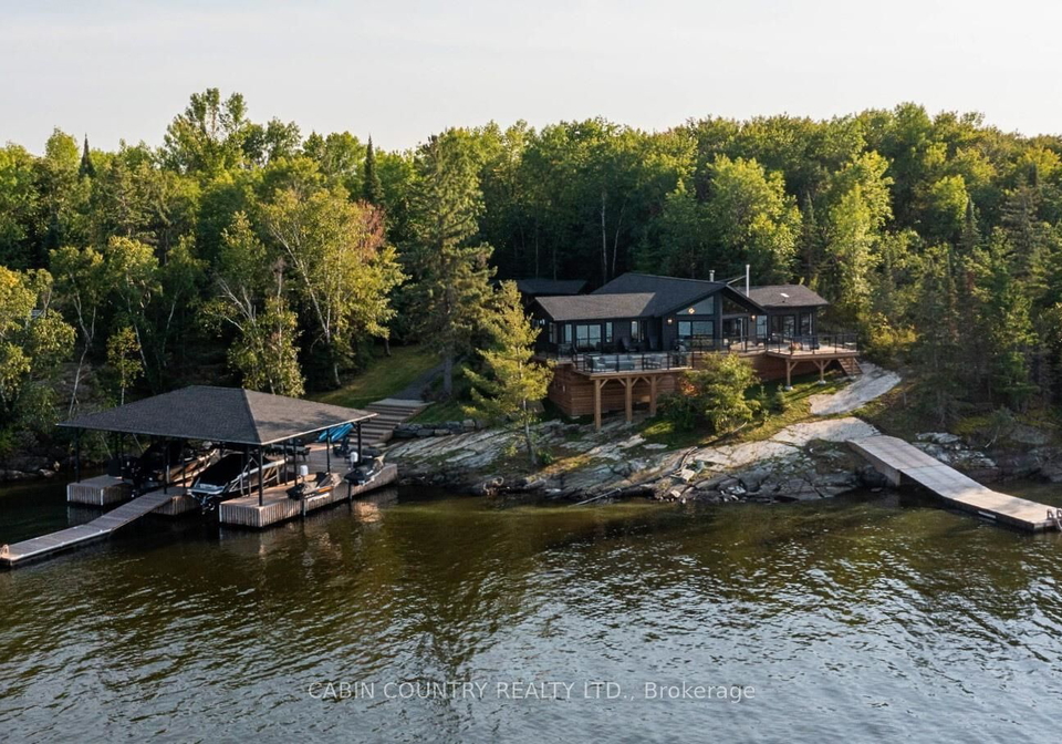 15-queer-kenora-remote-area-ontario-x13250342