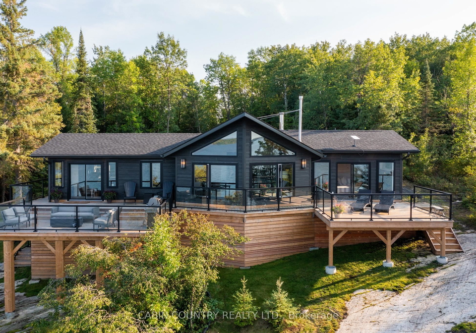 15-queer-kenora-remote-area-ontario-x13250342