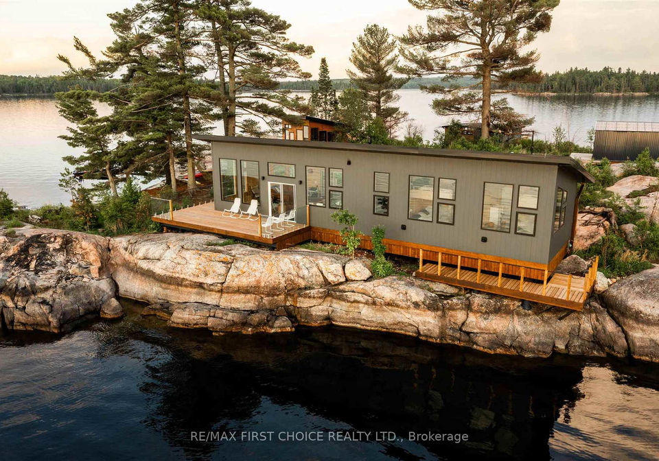 island-s900-little-sand-lake-kenora-remote-area-ontario-x13250384