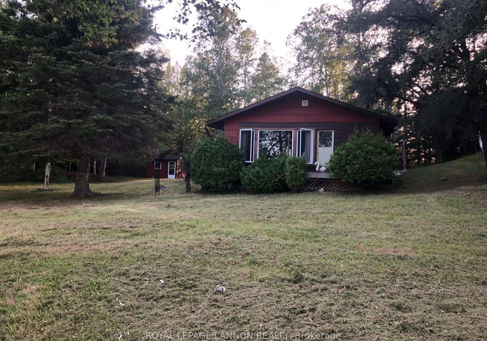 0-cranberry-thunder-bay-remote-area-ontario-x13250454