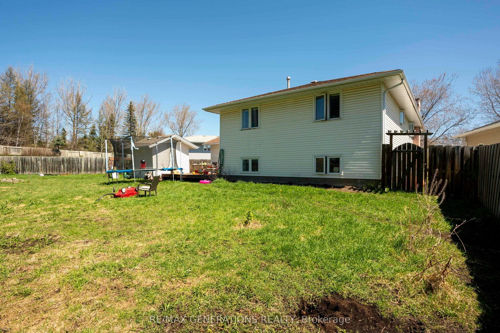 215-linden-court-thunder-bay-ontario-x13250488