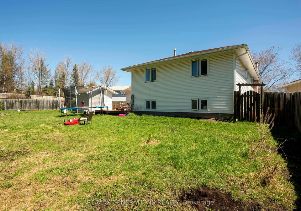 215-linden-court-thunder-bay-ontario-x13250488