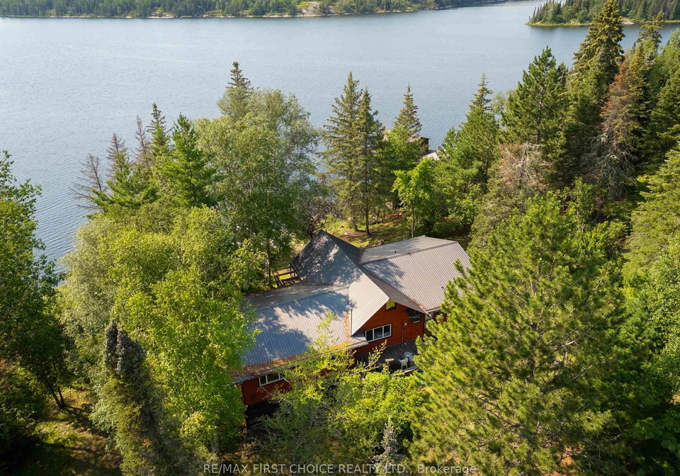 s986-winnipeg-river-kenora-remote-area-ontario-x13250588