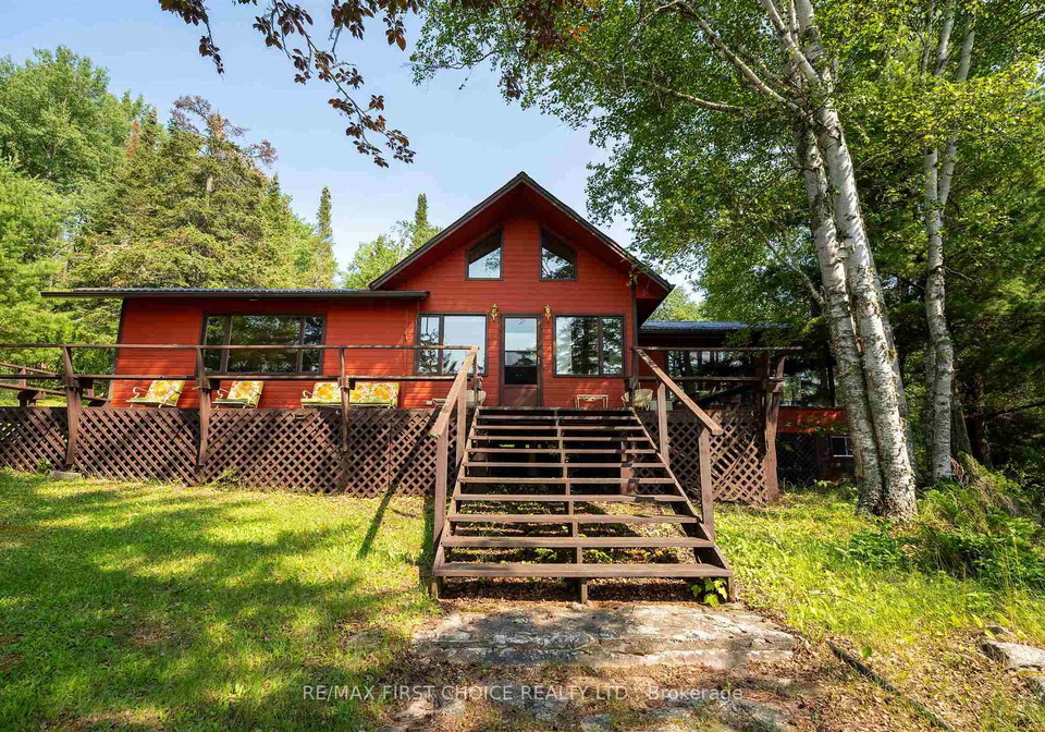 s986-winnipeg-river-kenora-remote-area-ontario-x13250588