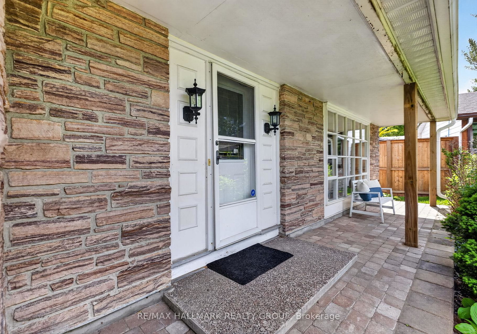 2067-woodglen-crescent-ottawa-ontario-x13250632