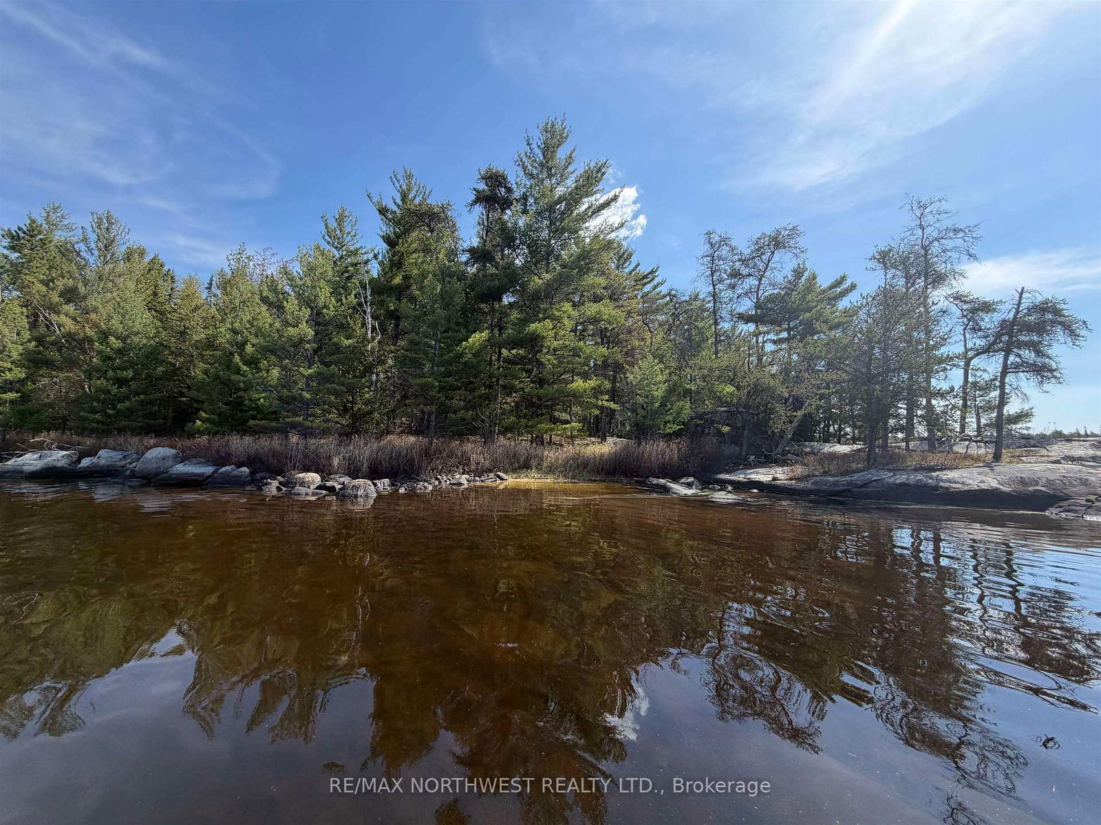 g-1262-island-rainy-river-remote-area-ontario-x13250662