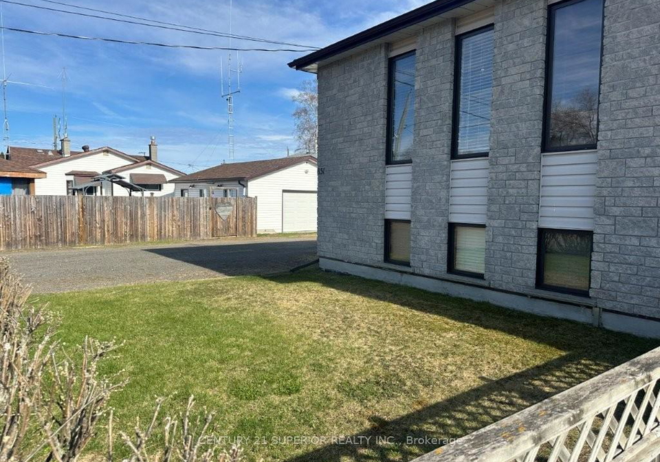 851-853-newport-avenue-thunder-bay-ontario-x13250884