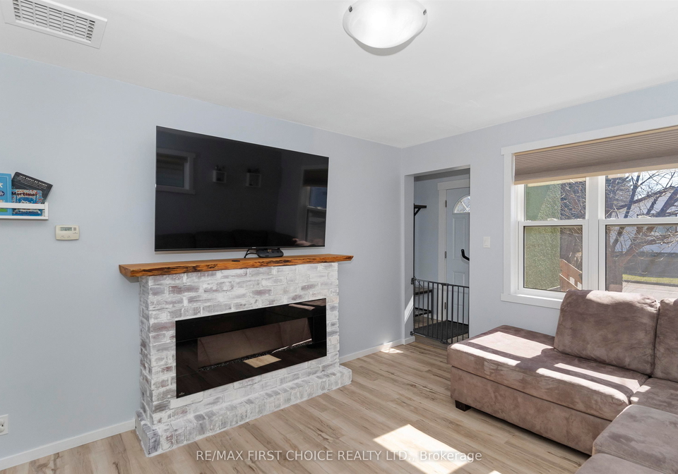 76-algonquin-avenue-s-thunder-bay-ontario-x13250906