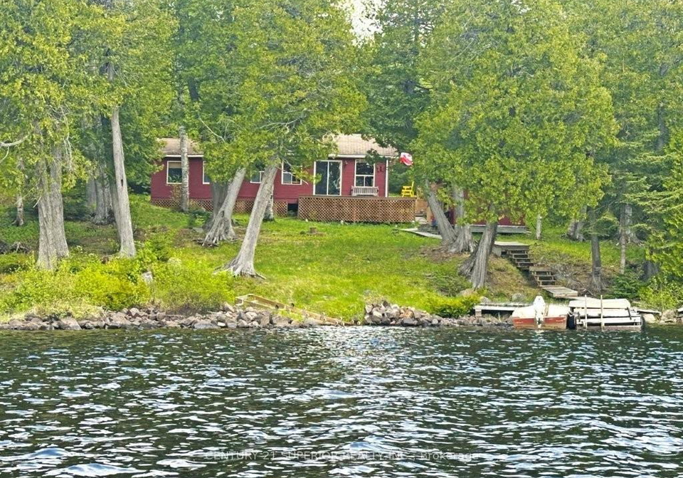 lt-17-elizabeth-lake-thunder-bay-remote-area-ontario-x13250992