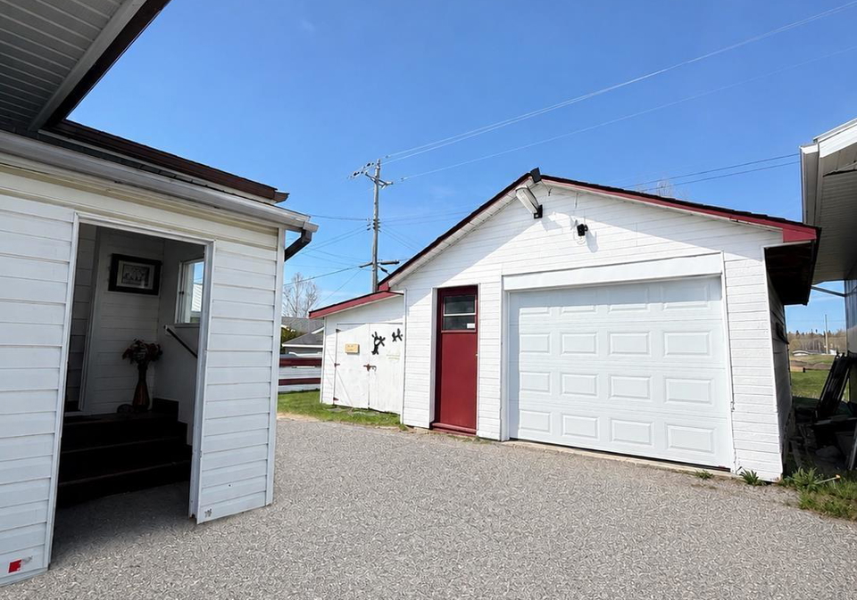 114-nishnabe-miikena-greenstone-ontario-x13251454