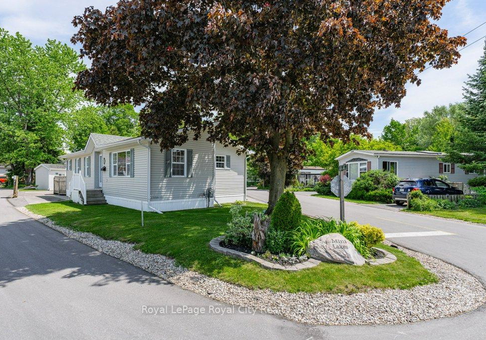 1-pine-lane-puslinch-ontario-x13251506