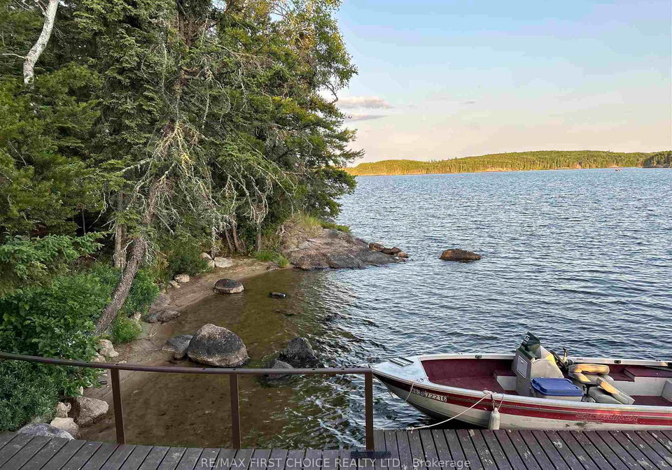 14-island-canyon-lake-kenora-remote-area-ontario-x13256198