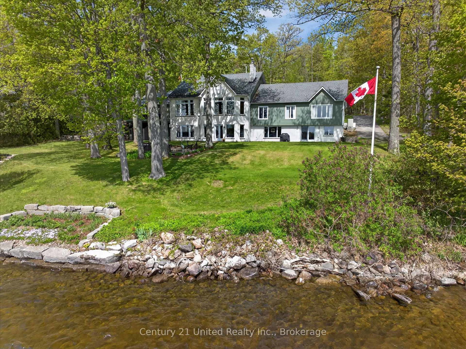 3227-fire-route-50-selwyn-ontario-x13259410