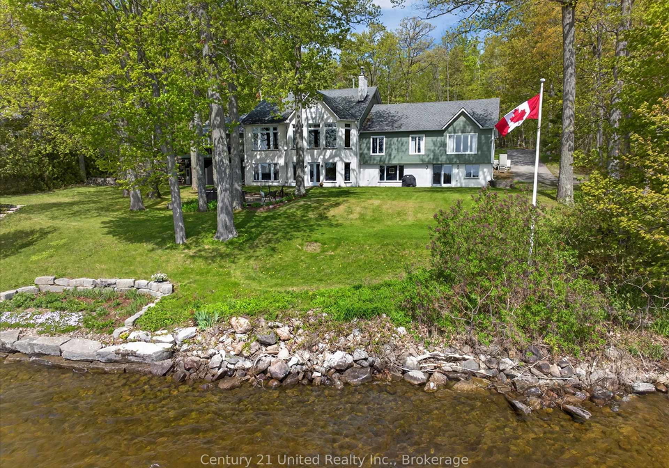 3227-fire-route-50-selwyn-ontario-x13259410