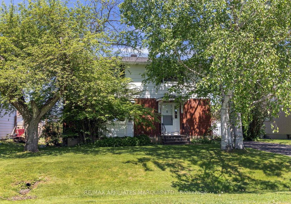 22-orchard-way-south-dundas-ontario-x13260598