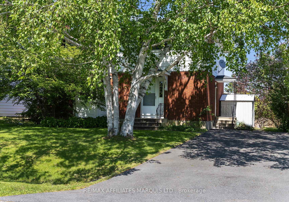 22-orchard-way-south-dundas-ontario-x13260598