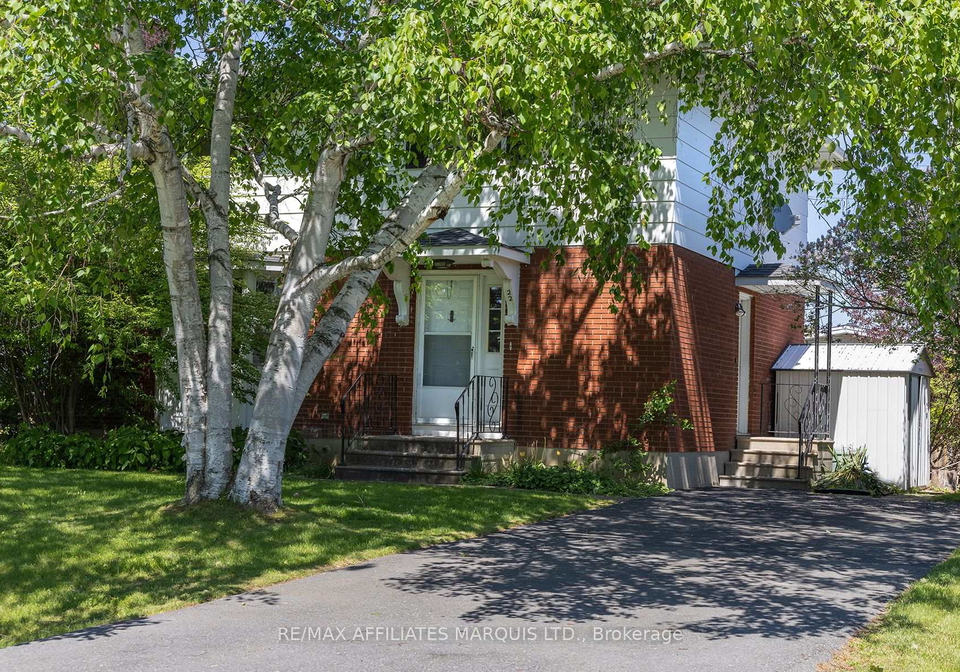 22-orchard-way-south-dundas-ontario-x13260598